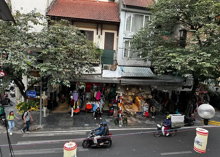 Old Quarter Hanoi Autumn House 8